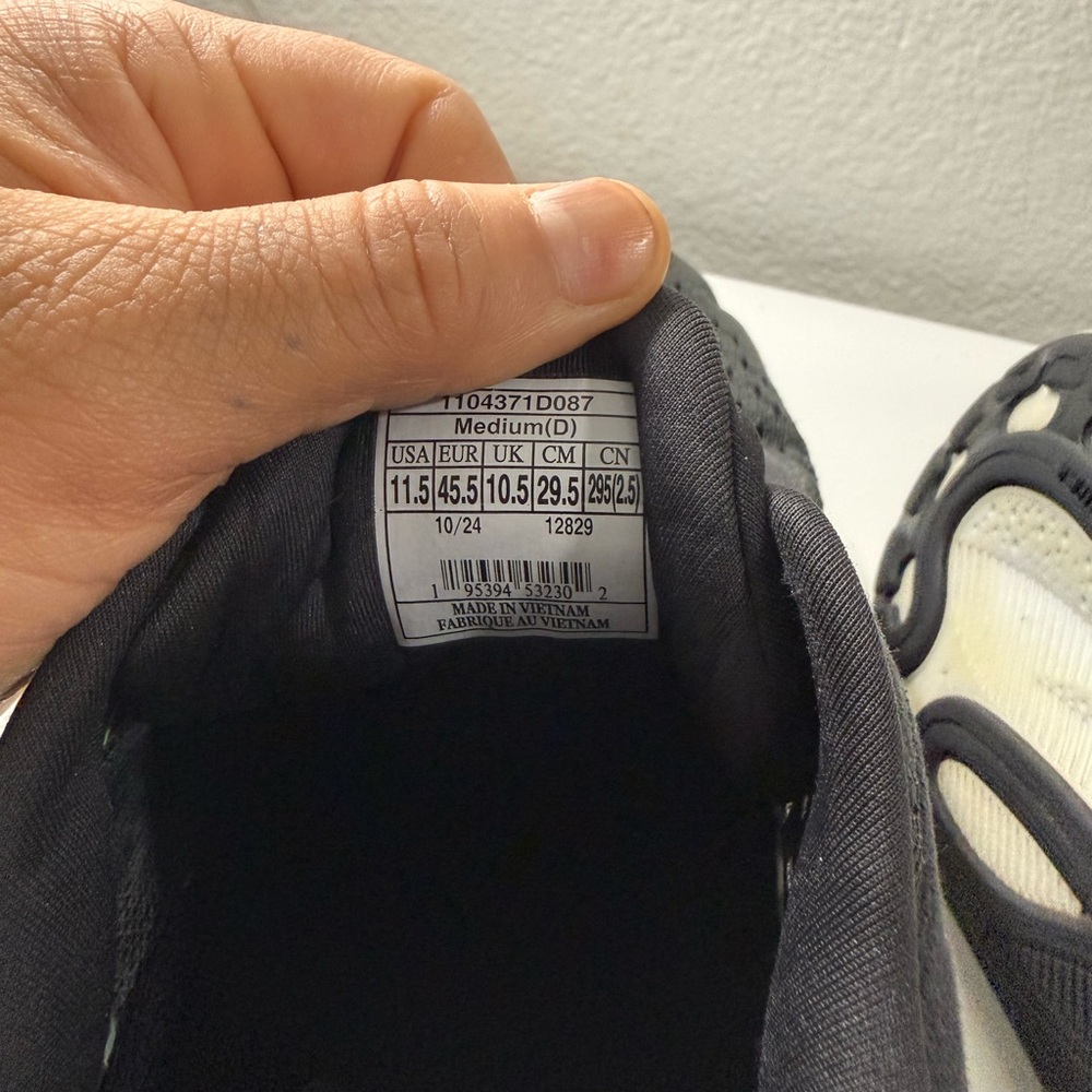 Brooks adrenaline 24 Black and White Athletic Sneakers - Picture 12 of 12